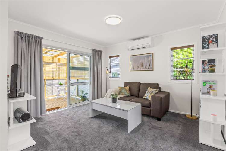 2/13 Salisbury Road Birkdale_11