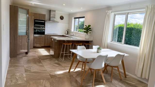 Modern 3-Bedroom Home in in the Heart of Waipu!