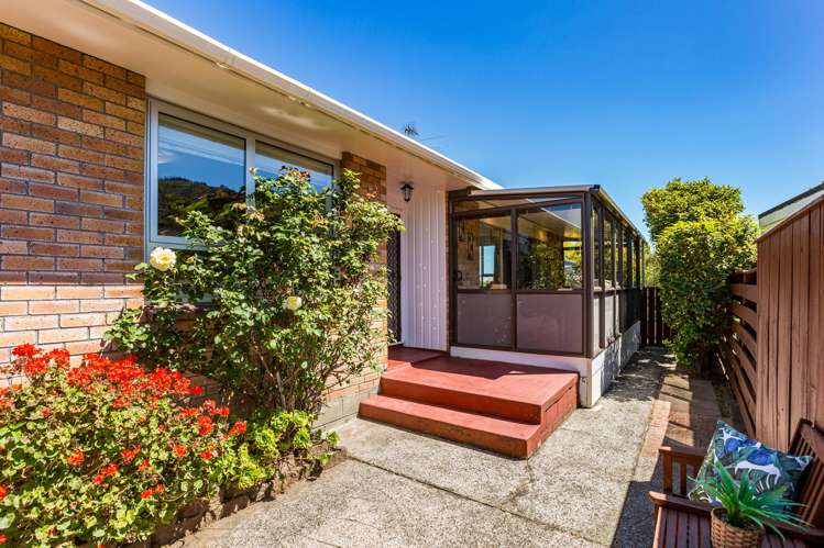 8 Tacoma Drive Totara Park_13