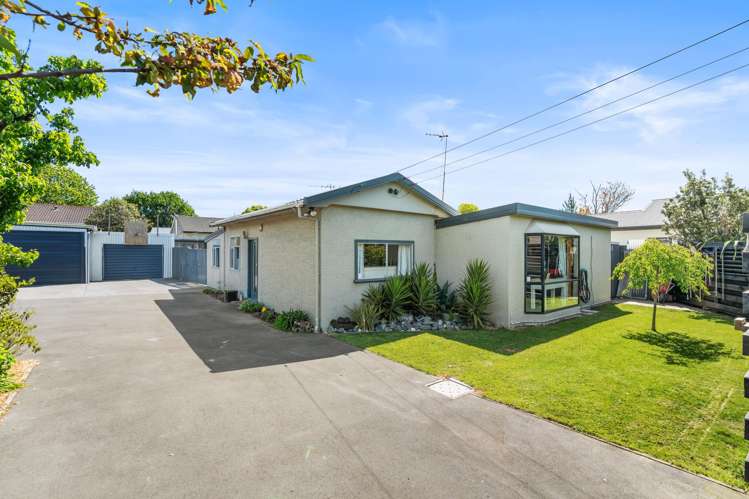 64 Cuffs Road Wainoni_1