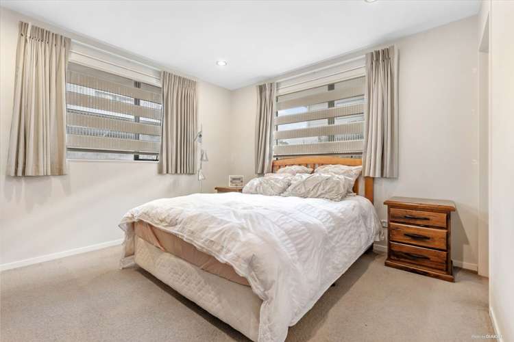 12 Manning Rise Flat Bush_9