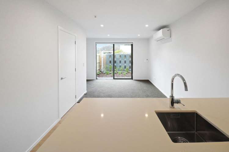 7/16 Sladden Street_0