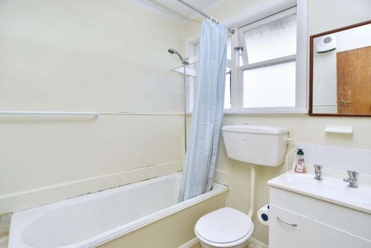 17 Robin Street Burwood_12