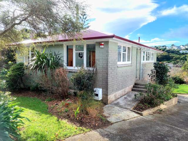 186 Dowse Drive Maungaraki_1