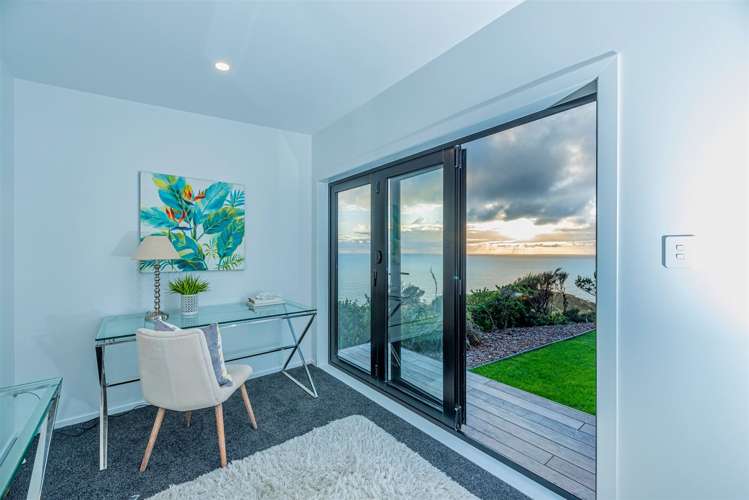 123 Piha Road Piha_28