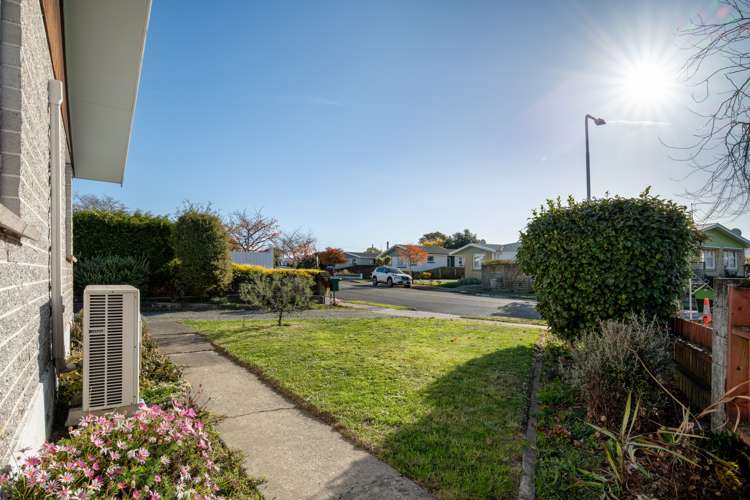 1/12 Newbourne Crescent Redwoodtown_14