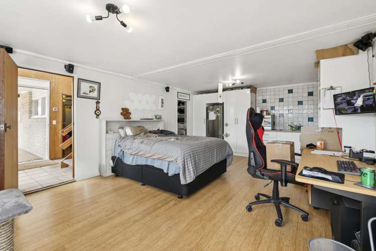 6 Conifer Lane Mangere Bridge_21