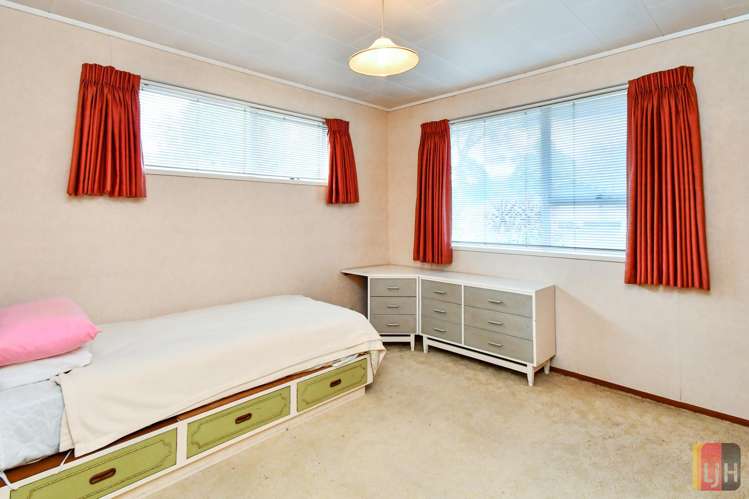 11 Sandrine Avenue Clover Park_8