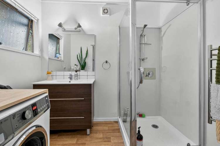 2/143 Balmain Road Birkenhead_8