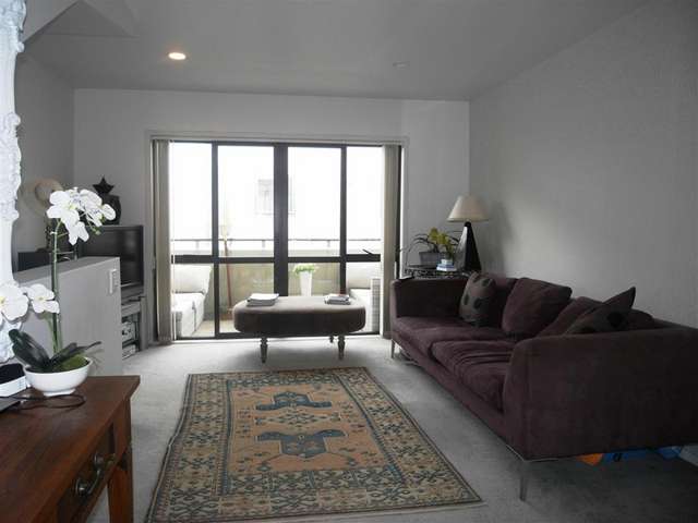 7/27 Rossmay Terrace Mount Eden_2