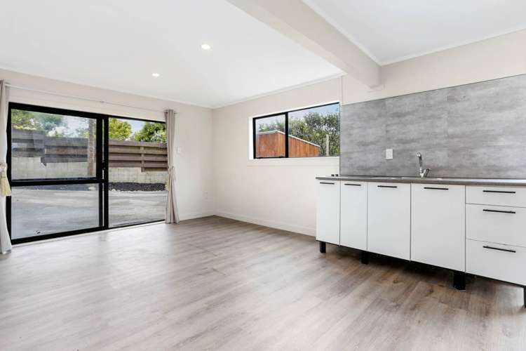 16b Fairway Avenue Red Beach_13