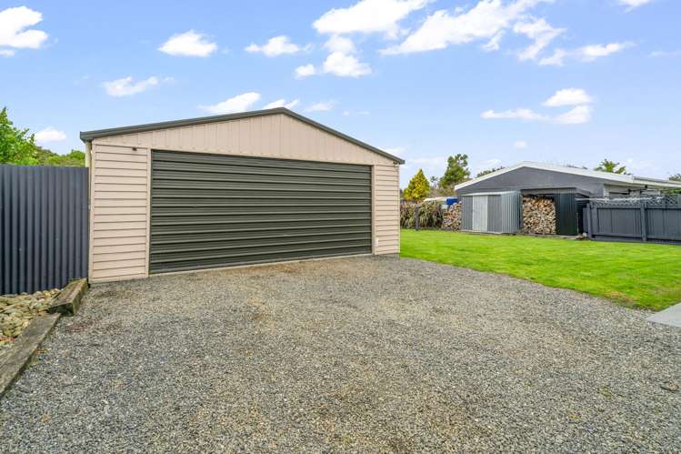 22 Coronation Street Strathern_13