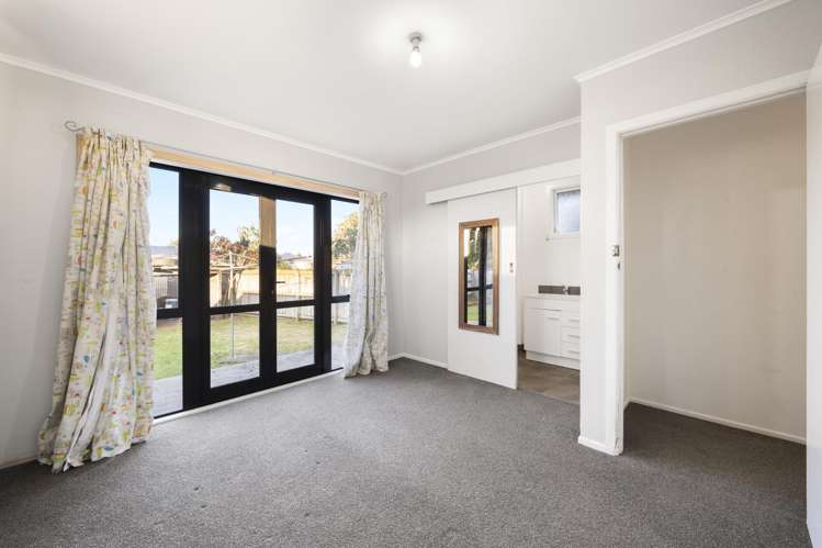 39 Clayton Avenue Otara_12