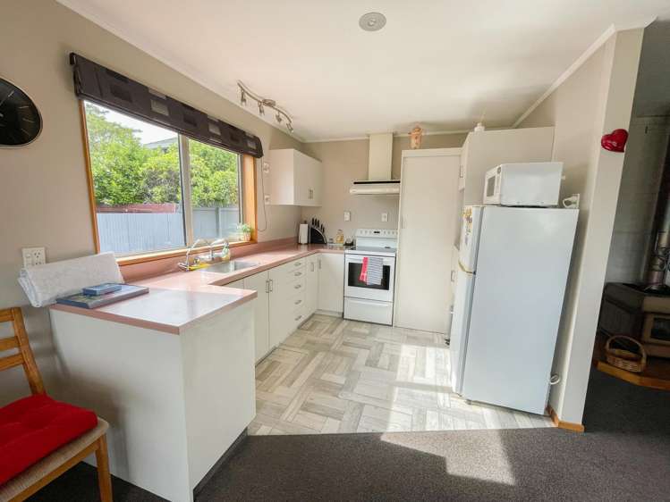 2/107 Fox Street Avenal_9