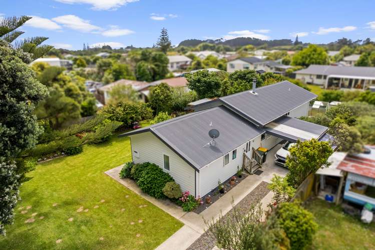 20 Kiharoa Street Otaki Beach_24