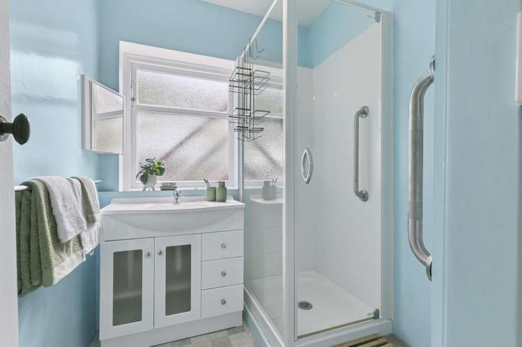 230 Queens Drive Lyall Bay_9