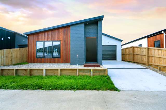 Brand New | Freehold Stand-Alone | Top Location