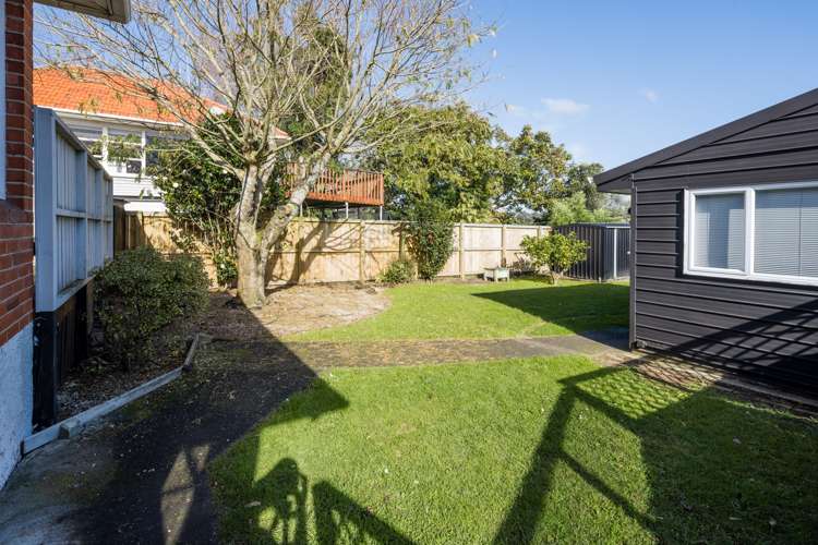 111 Macfarlane Street Hamilton East_15