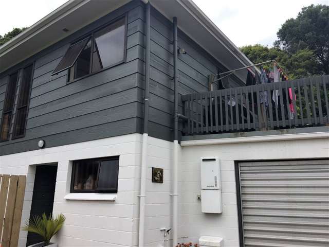 2/9 Squirrel Lane Browns Bay_2