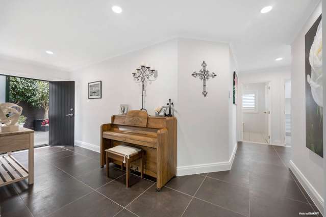 105B Beach Road Mellons Bay_2