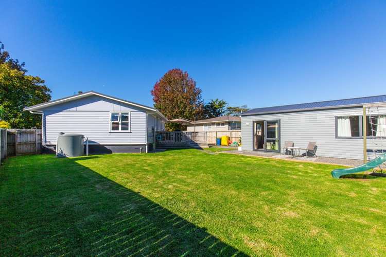 8 Crocombe Crescent Beach Haven_12