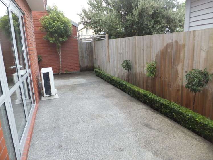 15b Grove Road Addington_19