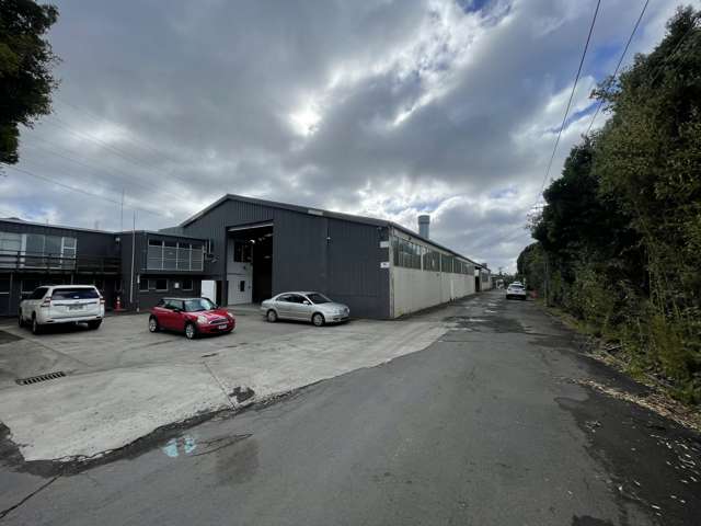 Te Atatu industrial - available now!