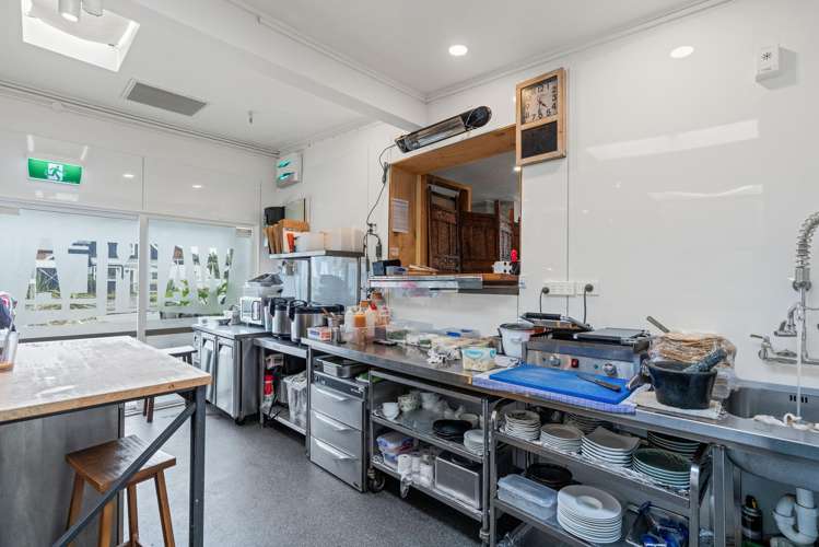 1 Waimea Road Waikanae Beach_9