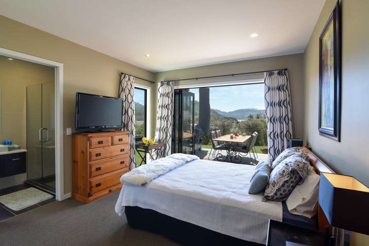 6 Bretby Court Jacks Point_17