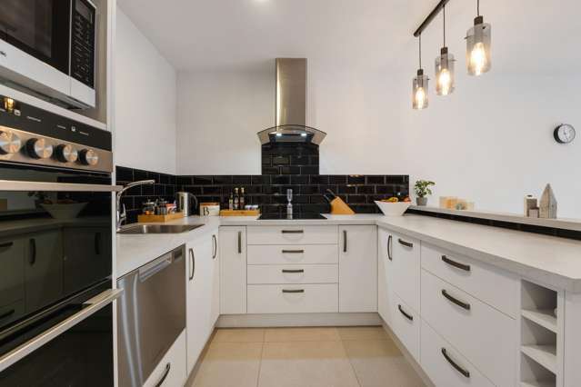 Modern Style in Central Location