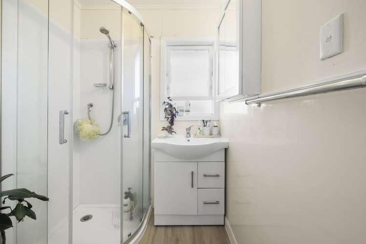 65 Ashton Avenue Otara_11