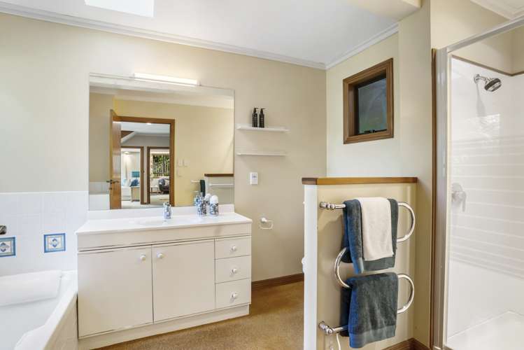 37 Park Road Titirangi_16