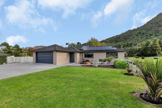 Spacious Family Living with Lifestyle Appeal