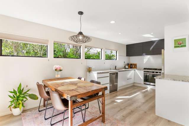 1/12 Herons Way Northcote_1
