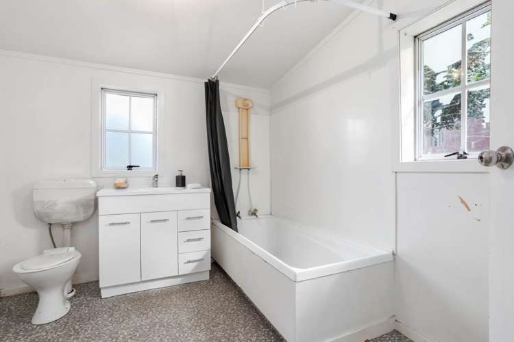 1/70 Mcleod Road Te Atatu South_11