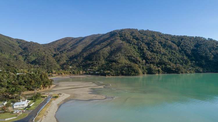 14 Esplanade Okiwi Bay_22