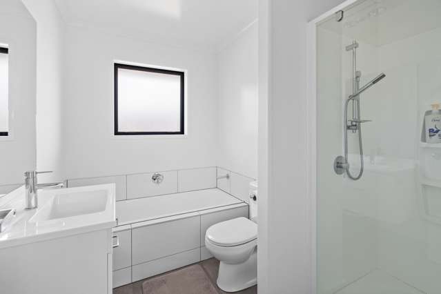 5 Royal St Annes Drive Te Kamo_2