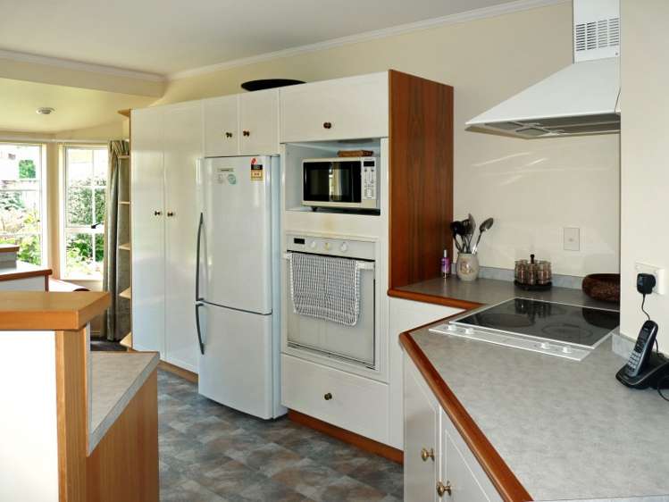 17 Middlebank Drive Richmond_7