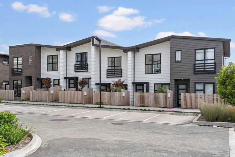 78 Rauemi Way Te Atatu South_1