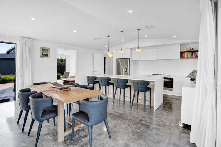 956 Richmond Road Lepperton_10