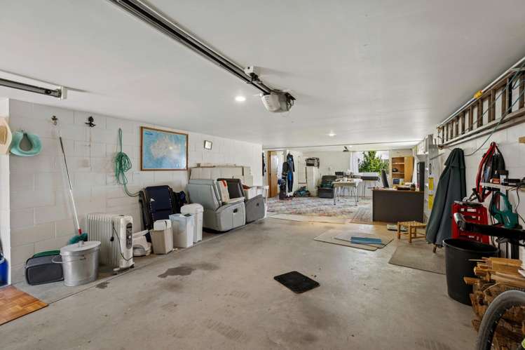 411 Peninsula Road Kelvin Heights_22