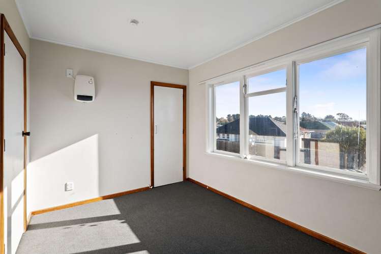 20 and 22 Bournemouth Crescent Aranui_9