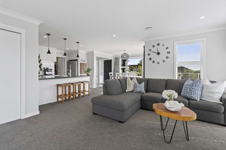 156 Endeavour Drive Whitby_13