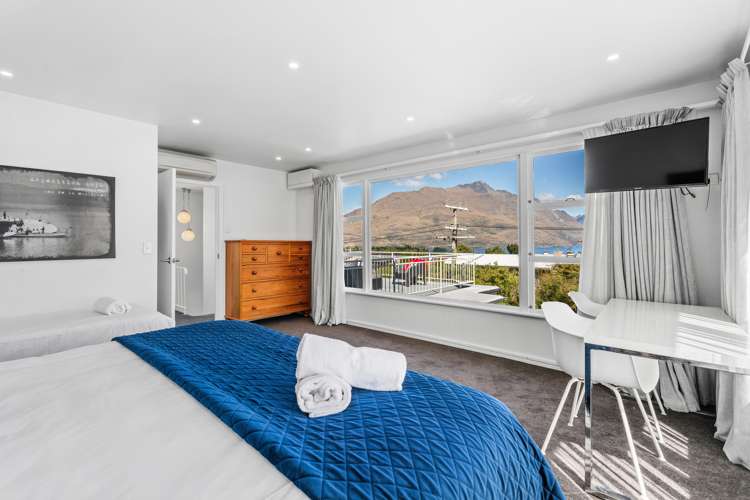 5 Hallenstein Street Queenstown_11