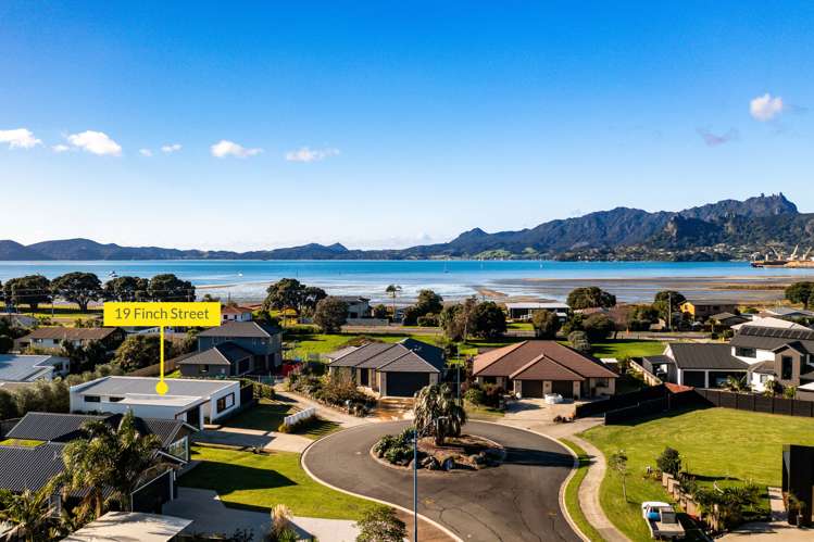 19 Finch Street One Tree Point_1