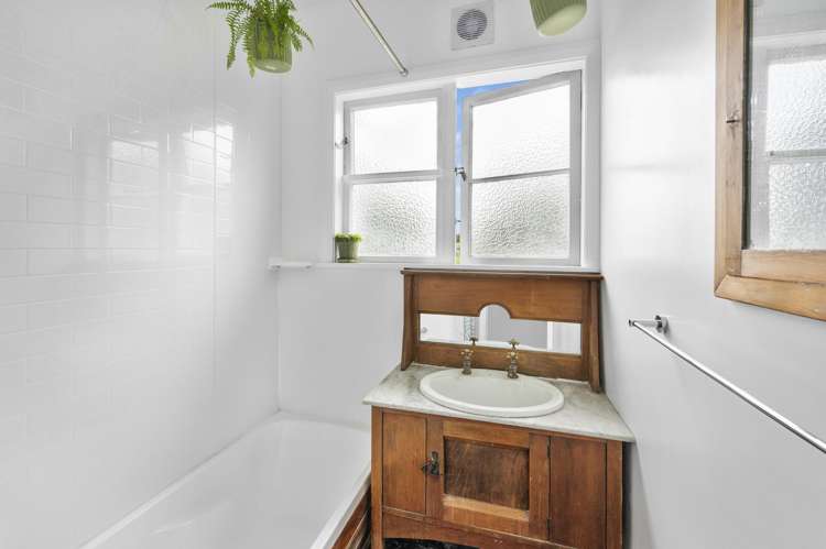 720 Kowhai Street Mahora_17