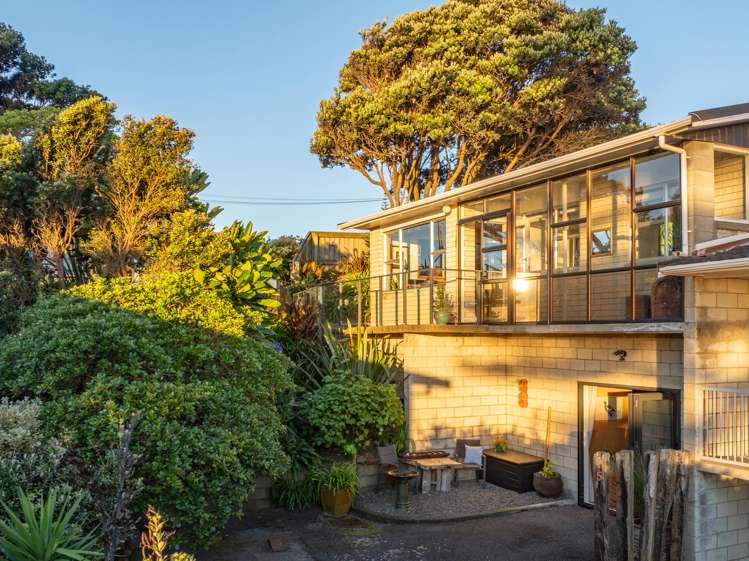 5/27 Beach Road Paekakariki_37