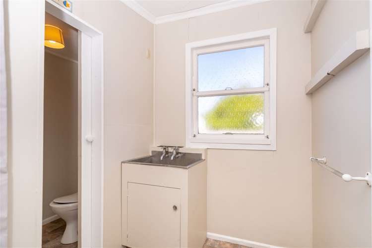 57 Elderlee Street Milton_13