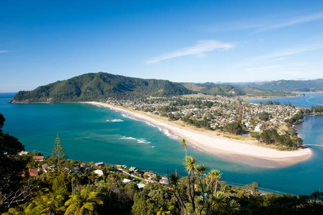 Seaside and upside in popular Pauanui