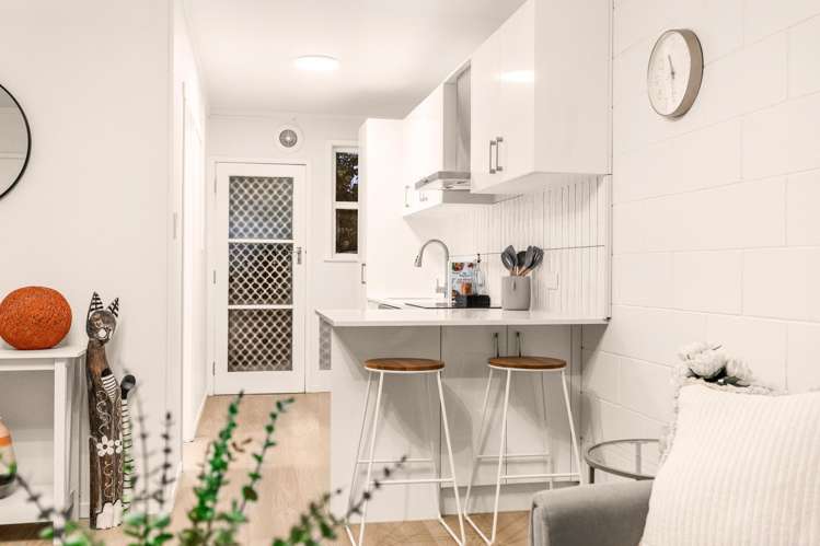 2/134 Edmonton Road Te Atatu South_16